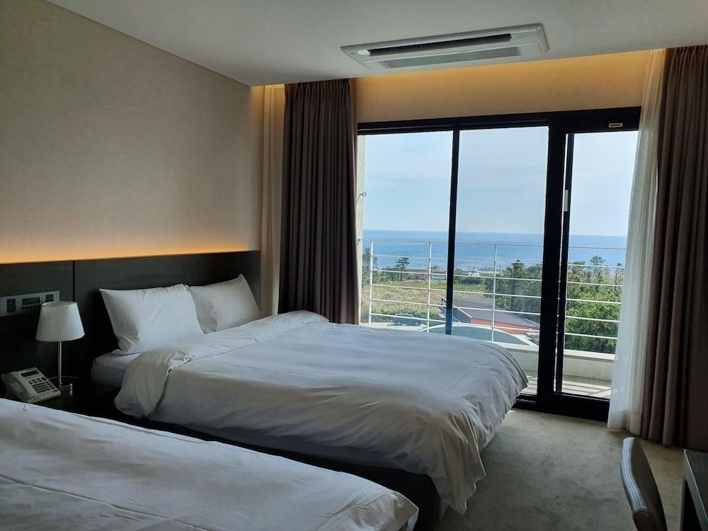 Grand Mer Hotel Seogwipo Ocean Bagian luar foto