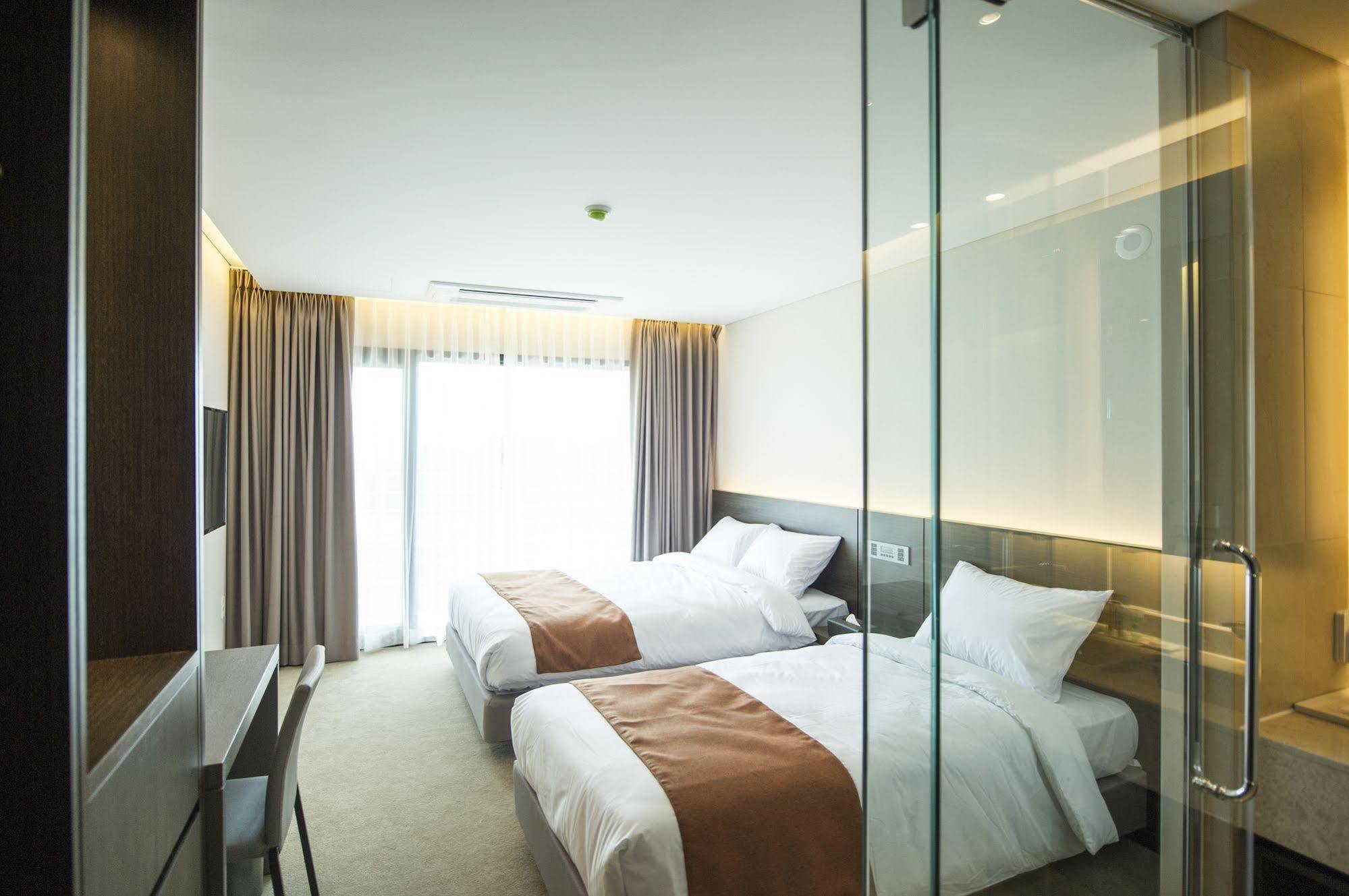 Grand Mer Hotel Seogwipo Ocean Bagian luar foto