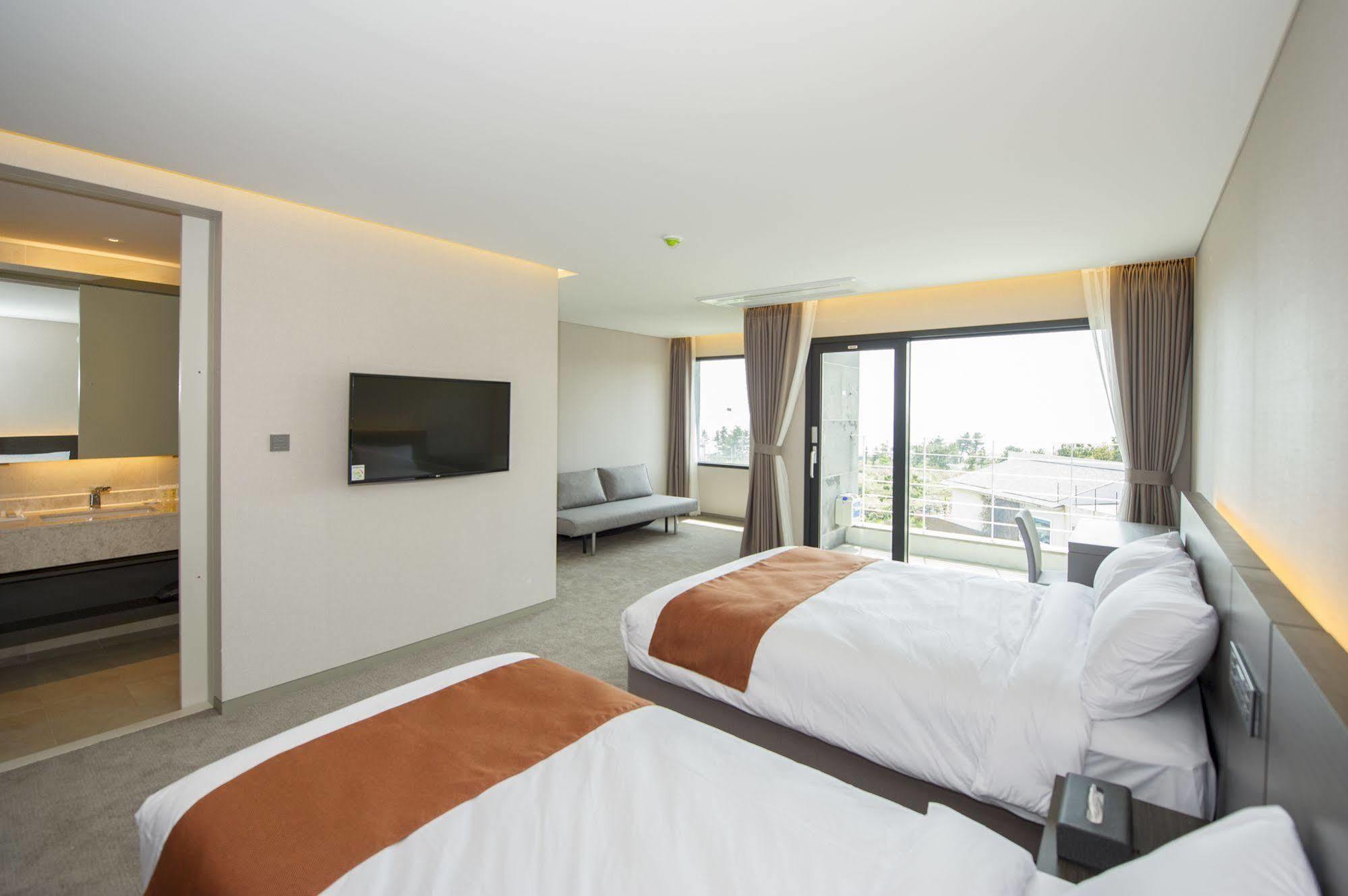 Grand Mer Hotel Seogwipo Ocean Bagian luar foto