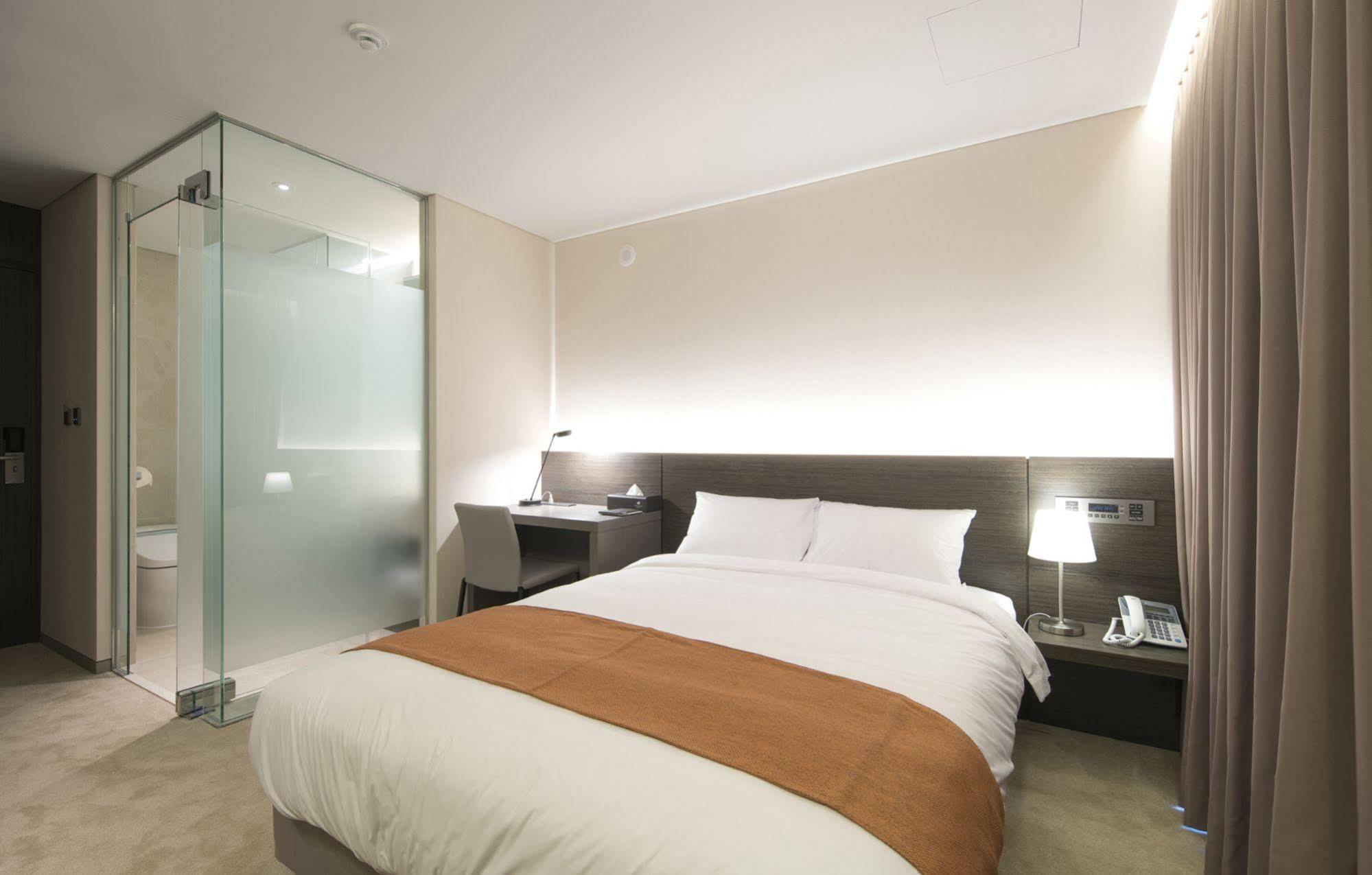 Grand Mer Hotel Seogwipo Ocean Bagian luar foto